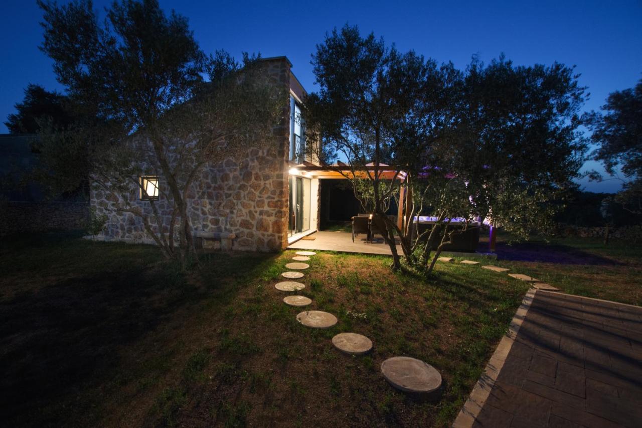 Capesanta Atraktivna Kamena Kucica Villa Lukoran Exterior photo
